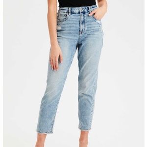 NWOT American Eagle stretch mom jeans